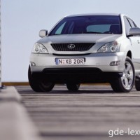 : Lexus RX300  спереди