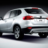Brilliance V5: сзади слева